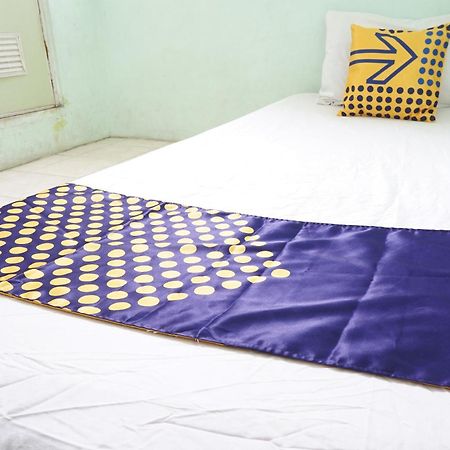 Spot On 93611 Kost Pak Suyatno Syariah 2 Hotell Ponorogo Exteriör bild