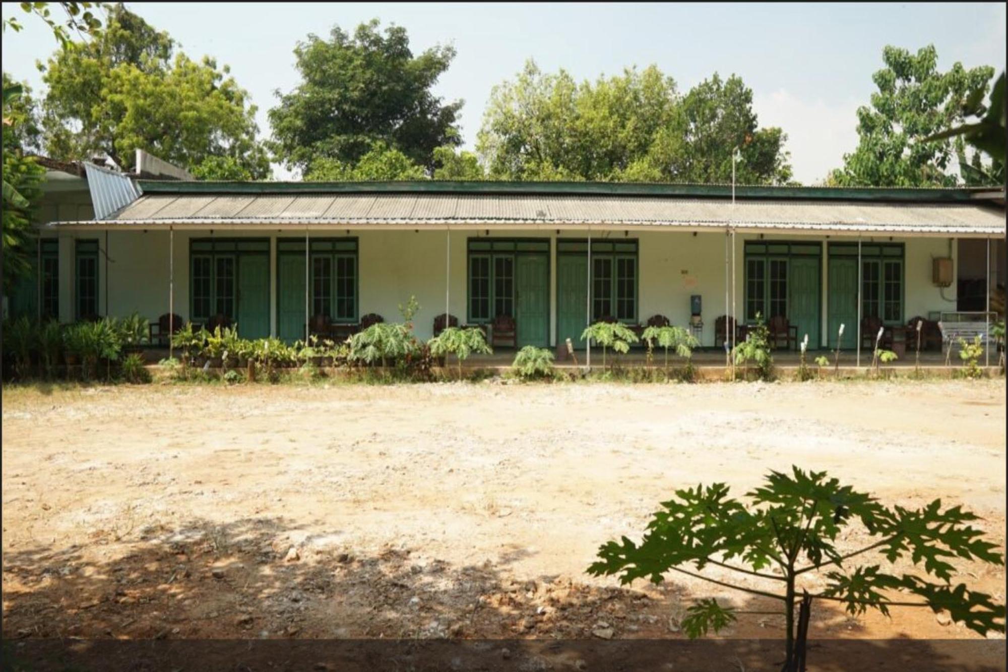 Spot On 93611 Kost Pak Suyatno Syariah 2 Hotell Ponorogo Exteriör bild