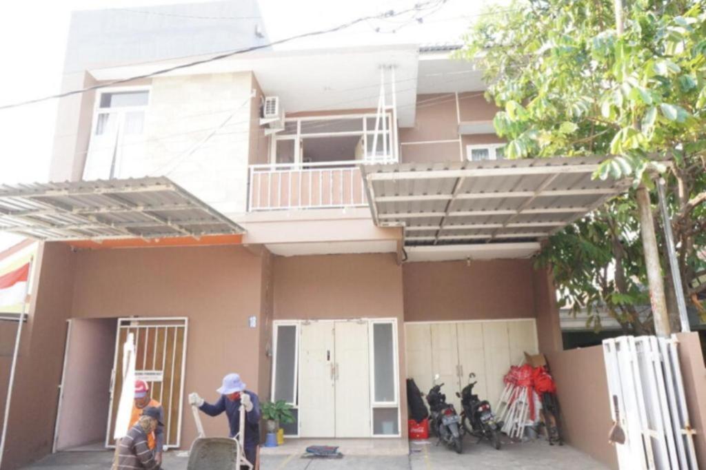 Spot On 93611 Kost Pak Suyatno Syariah 2 Hotell Ponorogo Exteriör bild