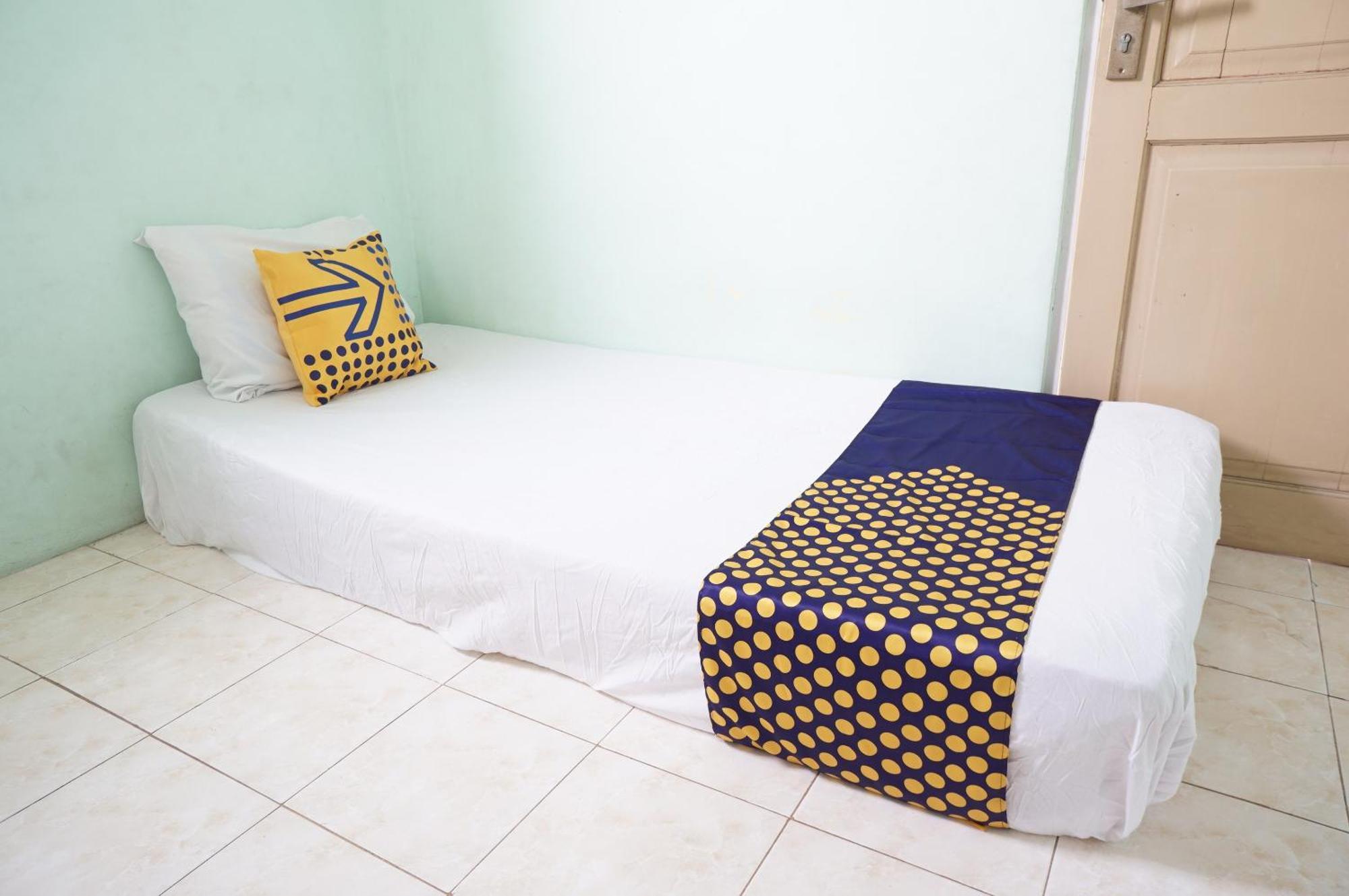 Spot On 93611 Kost Pak Suyatno Syariah 2 Hotell Ponorogo Exteriör bild