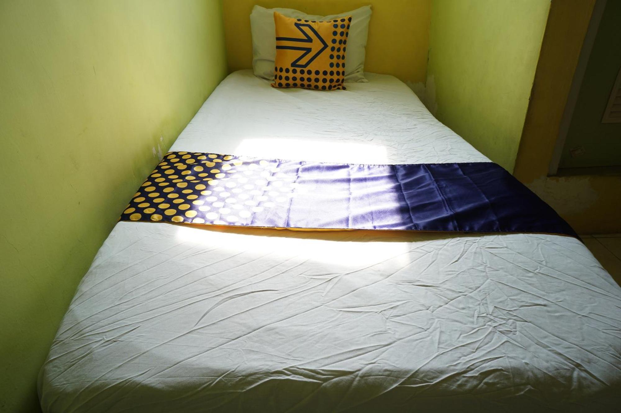 Spot On 93611 Kost Pak Suyatno Syariah 2 Hotell Ponorogo Exteriör bild