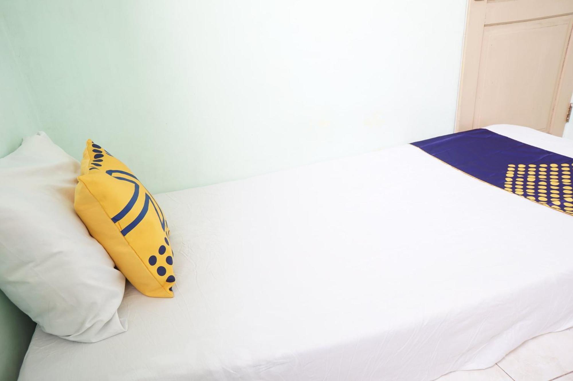 Spot On 93611 Kost Pak Suyatno Syariah 2 Hotell Ponorogo Exteriör bild